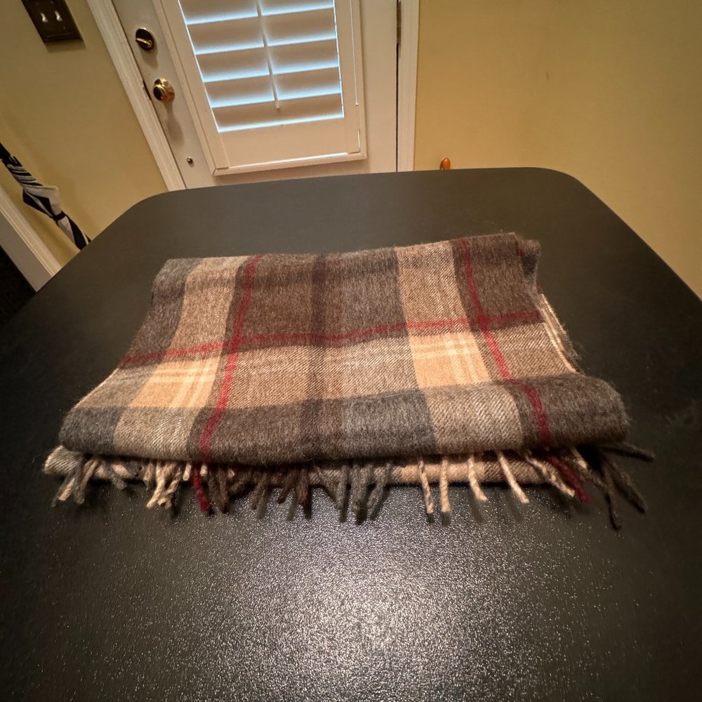 Black Saks Fifth Ave 100% cashmere scarf men or woman